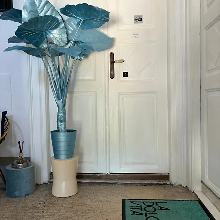 La Dolce Vita Luxury Ii With Best Free Private Parking In Center 아파트 *