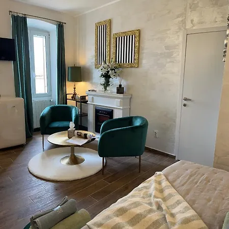 La Dolce Vita Luxury Ii With Best Free Private Parking In Center Pola