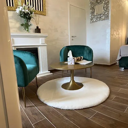 La Dolce Vita Luxury Ii With Best Free Private Parking In Center Appartamento Pola