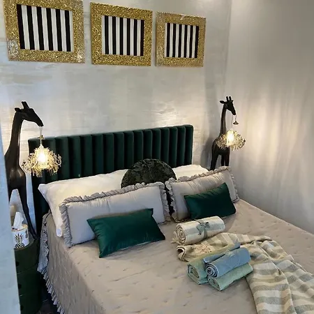 La Dolce Vita Luxury Ii With Best Free Private Parking In Center Appartamento *