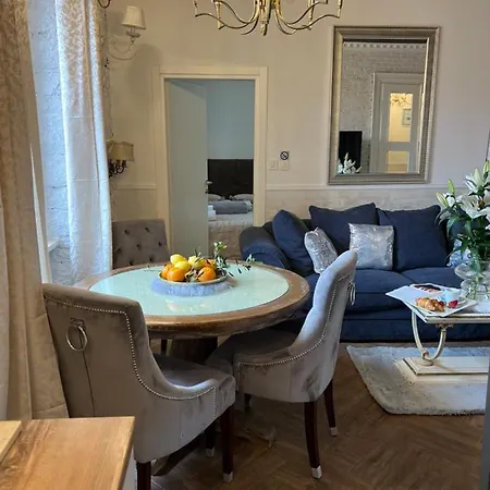 La Dolce Vita Luxury Ii With Best Free Private Parking In Center Appartamento