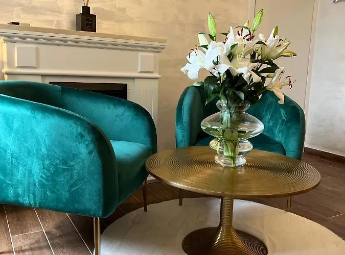 La Dolce Vita Luxury Ii With Best Free Private Parking In Center Appartamento *