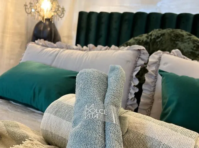 La Dolce Vita Luxury Ii With Best Free Private Parking In Center Pola