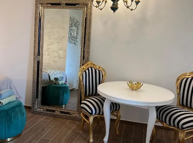 La Dolce Vita Luxury Ii With Best Free Private Parking In Center Pola