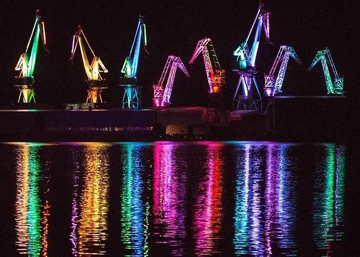 La Dolce Vita Luxury Ii With Best Free Private Parking In Center * Pola