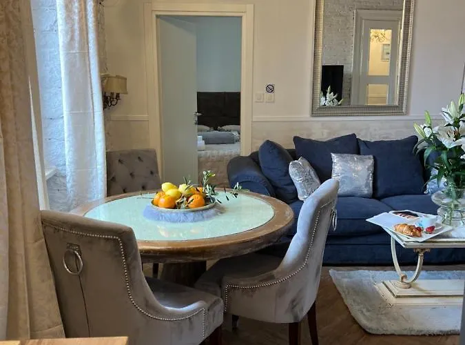 La Dolce Vita Luxury Ii With Best Free Private Parking In Center Apartment